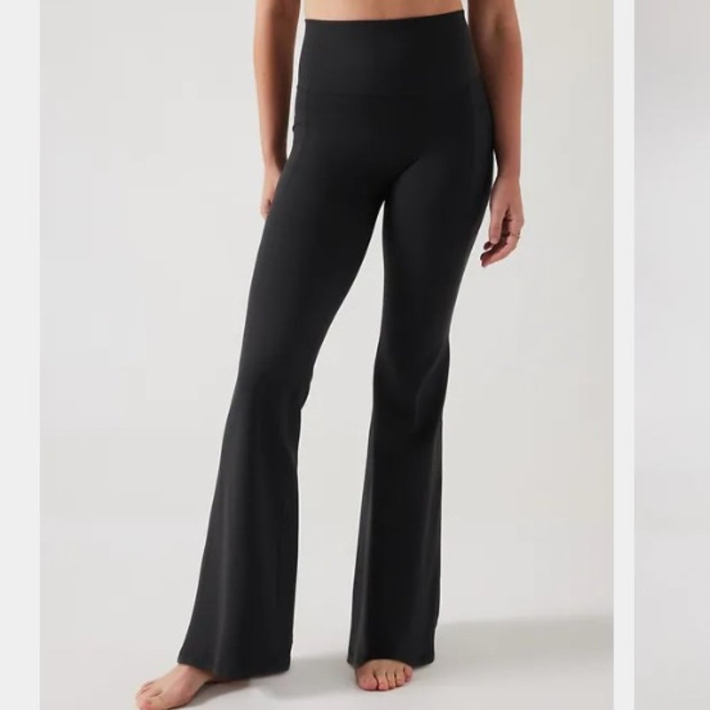 Athleta Salutation Stash Flare Pant - Black - Women's Size L